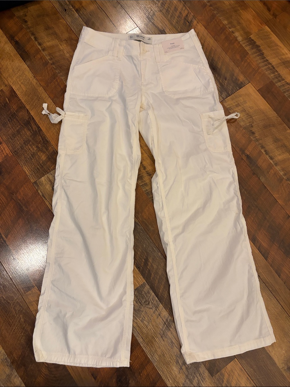 NWT Hollister White Low Rise Cargo Pants